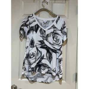 lularoe V Neck Shirt Size M